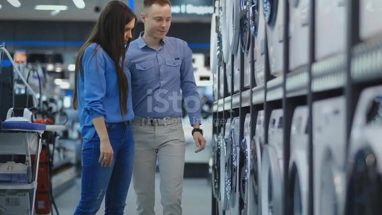 דרושות/ים נציגי/ות שירות לקוחות למחסני חשמל – חדרה מחפשים עבודה יציבה בחברה מובילה עם אפשרות לעבודה מהבית, סביבת עבודה נעימה וגמישות לסטודנטים? זה הזמן לעשות לקריירה חדשה! מה עושים בתפקיד? מתן מענה טלפוני ללקוחות אתר האונליין של מחסני חשמל