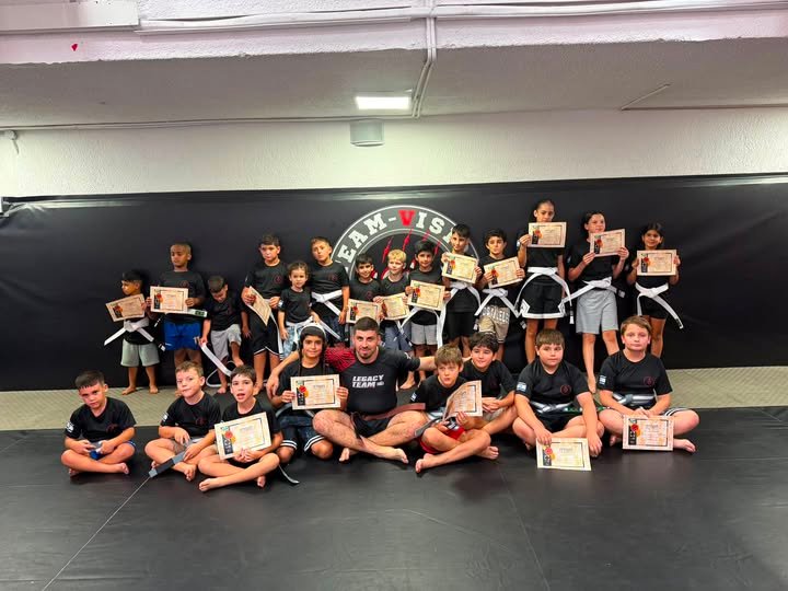 דרוש/ה מקום שבאמת יתן לילדים שלכם יותר? בlegacy team mma אשדוד אנחנו לא רק מלמדים אומנויות לחימה - אלה בונים ביטחון עצמי ערכים וקהילה תומכת אימוני mma וגיו גיוטסו ואגרוף תאילנדי ואגרוף קלאסי קבוצת ילדים ונוער לפי גיל ורמה מתאים לילדים שמ