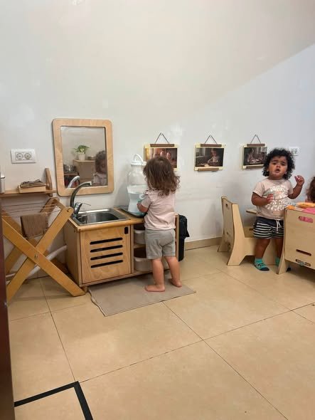 דרוש/ה סייעת/מובילה אנרגטית וחמה למעון מונטסורי ברחובות! מאמינה בחינוך מתוך כבוד, עצמאות ואהבה לילדים? מקומך איתנו! לגן מונטסורי קסום ברחובות דרושה אשת צוות איכותית, עם ראש גדול ורצון להיות חלק מסביבה חינוכית ייחודית. מה אנחנו מציעים?גמישות