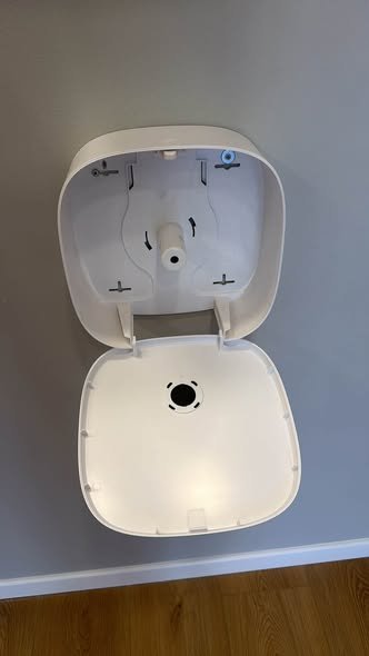 דרוש/ה איש טכני לביצוע פרויקט התקנות ברחבי הארץ התקנת מתקני נייר טואלט ללקוחות החברה יש להתקין כ3,000 מתקנים סהכ כ12 מתקני נייר טואלט בכול סניף בממוצע נדרש איש טכני בעל רכב לביצוע הפרויקט. אין מגבלת בדרום
