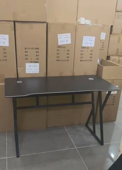 דרושים פינת גיימינג שתטבול אתכם בחוויית גיימינג מקצועית, שולחן העבודה הזה הוא הבחירה המושלמת! צבע באילת